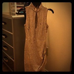 [Small] sexy tan dress 😉